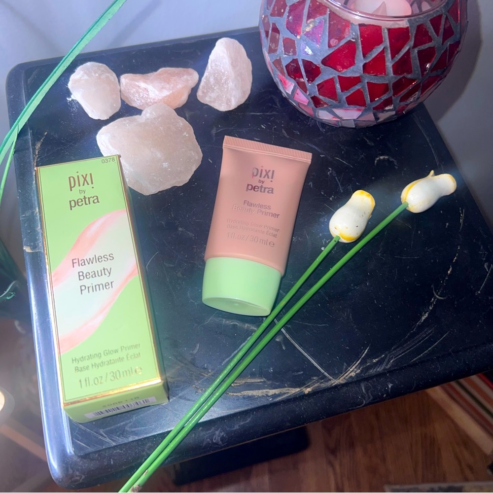 PIXI by Petra Flawless Beauty Hydrating Glow Primer 1 oz NWT